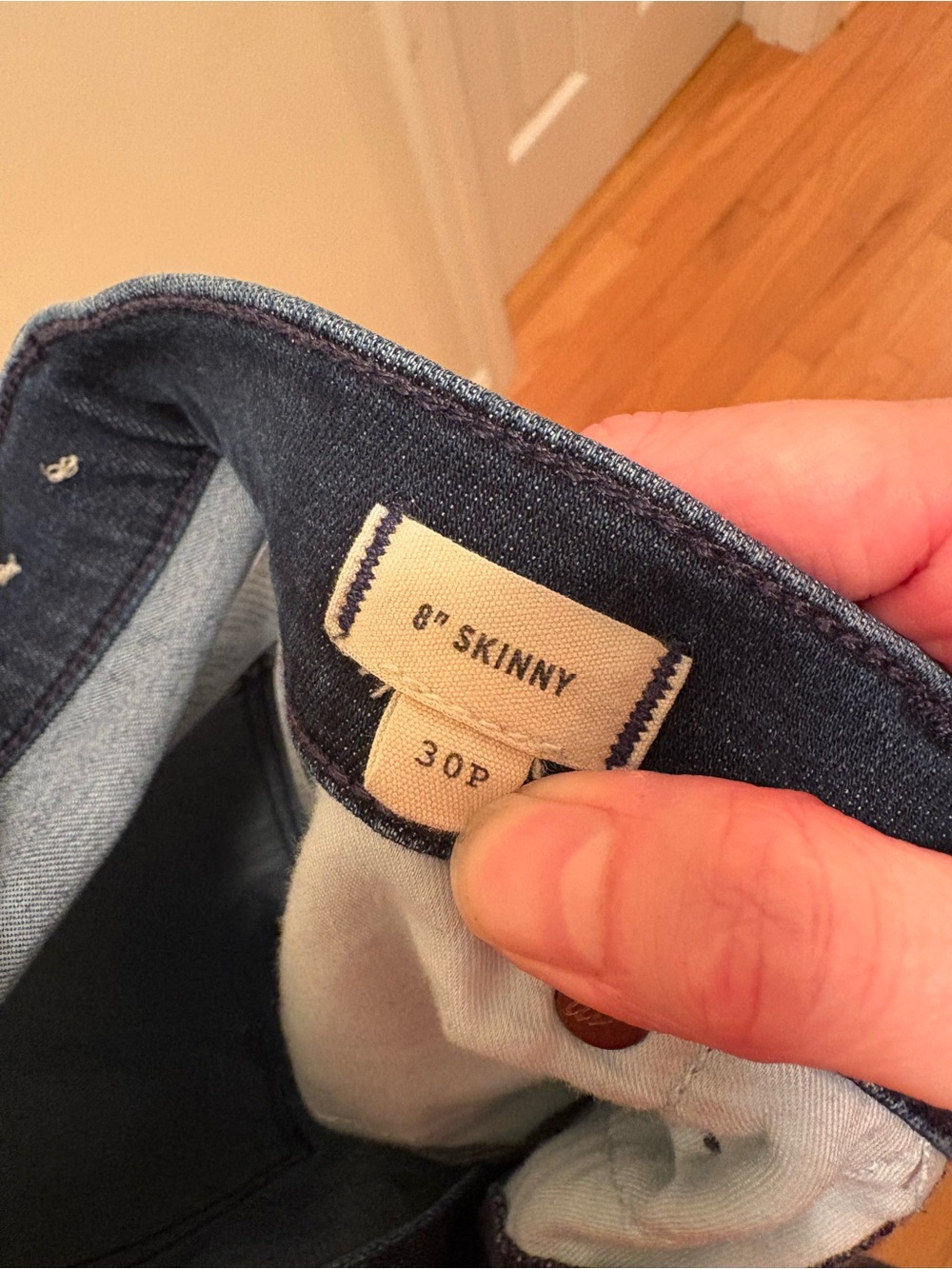 Madewell 30Petite 8" Skinny Midrise Jeans in Amesbury Wash TENCEL™ Denim Edition - Picture 5 of 5
